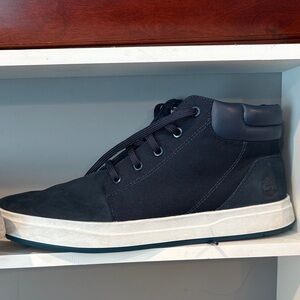 Timberland Men's Dark Blue High-Top Sneakers. Great condition.